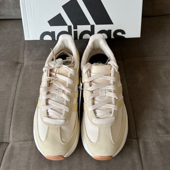 Adidas Run 70s 2.0 - Picture 2 of 6